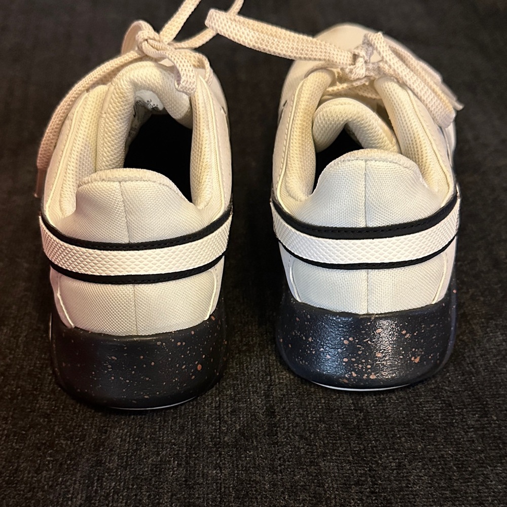 Nike Legend Essential 2 PRM - Picture 6 of 7